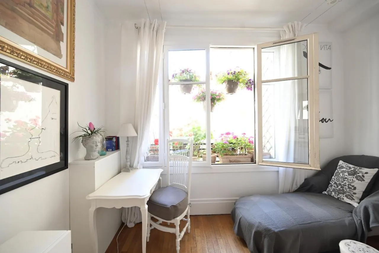 Villa D'Art - Claire Paris 0*,