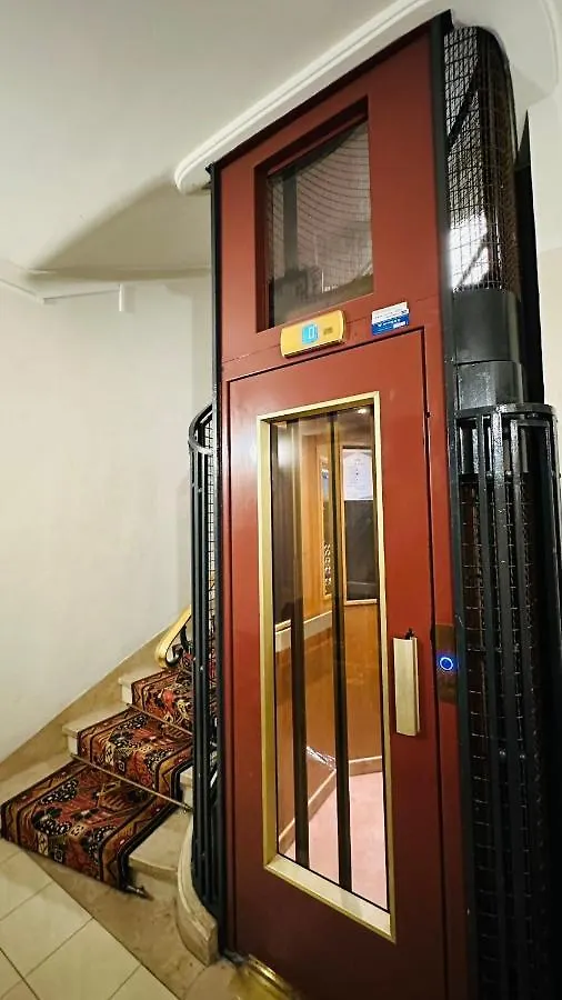 Villa D'Art - Claire Paris