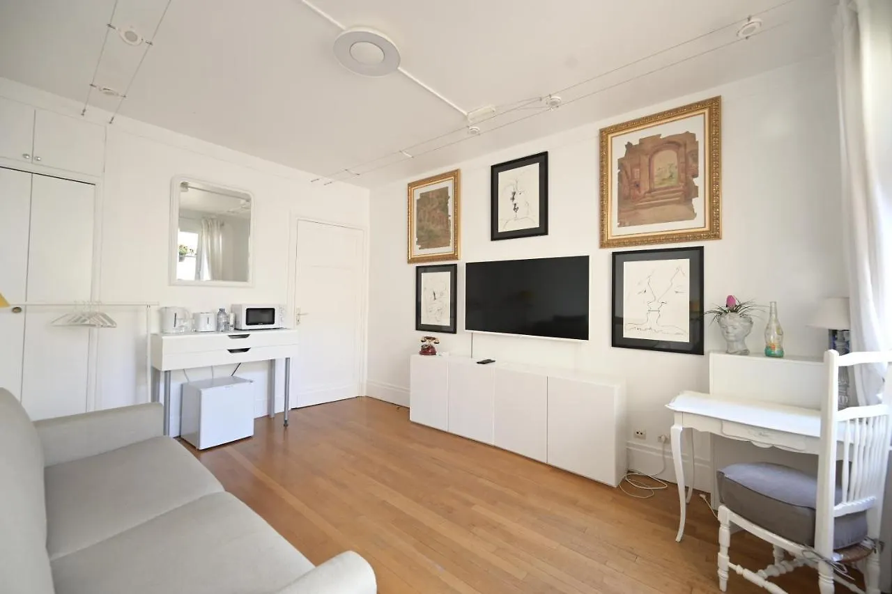 Villa D'Art - Claire Paris 0*,  France