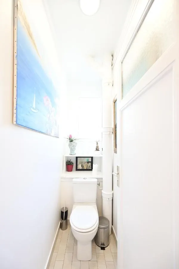 Villa D'Art - Claire Paris