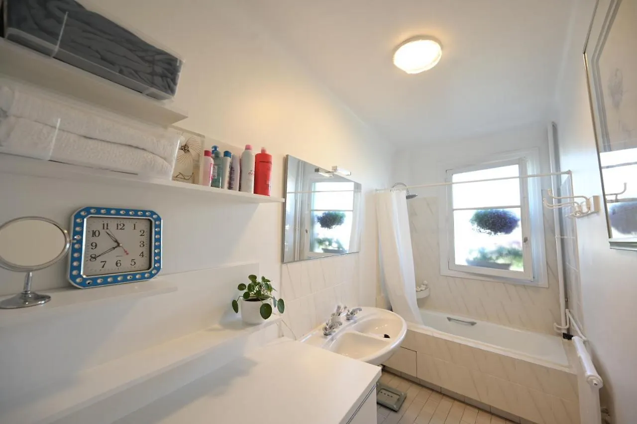 Villa D'Art - Claire Paris Apartment